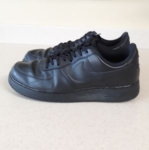 NIKE AIR FORCE 1' 07. SZ. 11.5